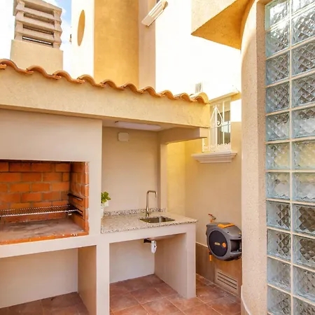Amazing In With Kitchen Holiday home *