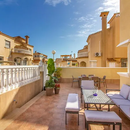Amazing In With Kitchen Holiday home